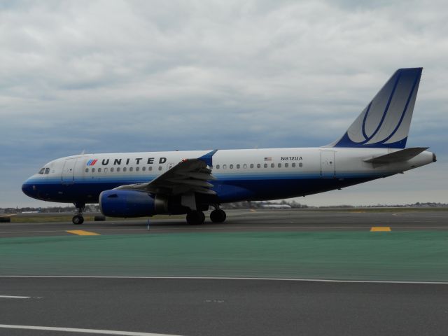 Airbus A319 (N812UA) - A319