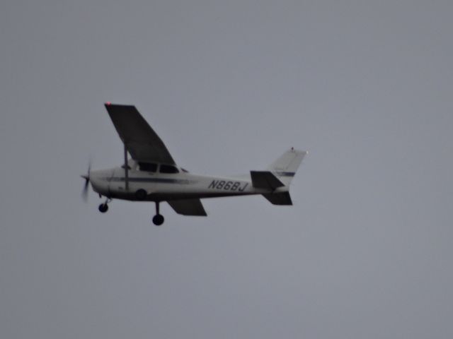 Cessna Skyhawk (N86BJ)