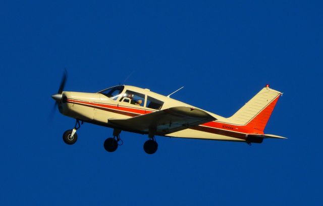 Piper Cherokee (N7444W)