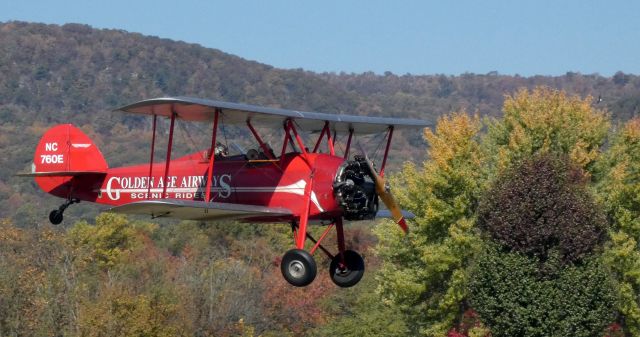 WACO O (N760E) - On short final at the annual Great Pumpkin Fly-In is this 1929 WACO Model 10 GXE/ASO Biplane from the Autumn of 2022.