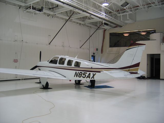 Beechcraft Bonanza (36) (N85AX)