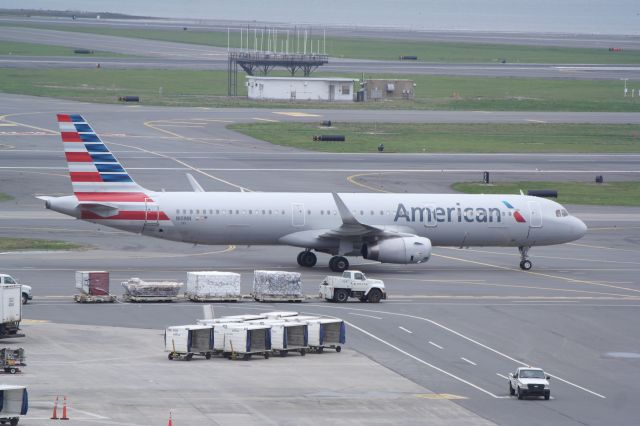 Airbus A321 (N101NN)