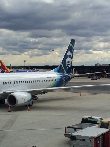 Boeing 737-700 (N428AS) - My ride home from Baltimore to Seattle on Saturday April 9th.