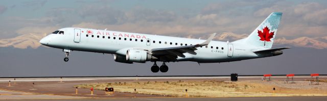 Embraer ERJ-190 (C-FHOS) - Landing on 16L.