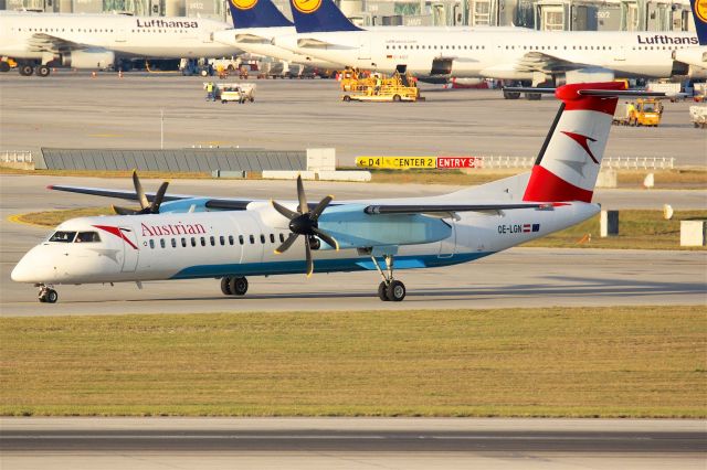 de Havilland Dash 8-400 (OE-LGN)