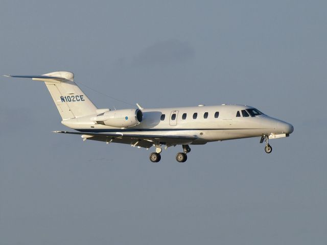 Cessna Citation III (N102CE) - Landing on 12R    Review flight data:  http://flightaware.com/live/flight/N102CE/history/20090408/2140Z/KBJC/KHOU