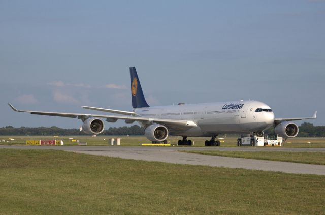 Airbus A340-600 (D-AIHR)