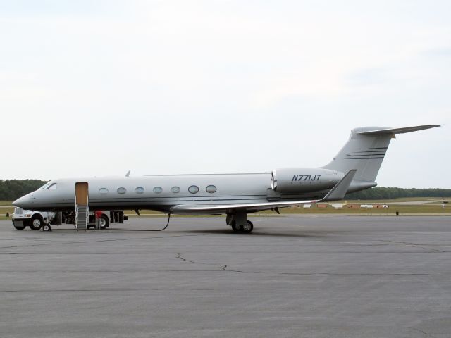 Gulfstream Aerospace Gulfstream V (N771JT) - A very nice GLF5. Single point refueling. No location as per request of the aircraft owner.