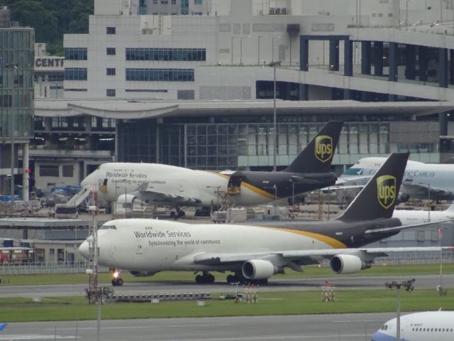 Boeing 747-400 (N570UP)