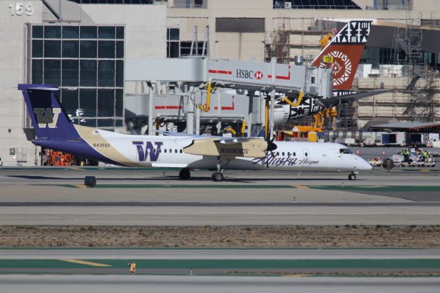 de Havilland Dash 8-400 (N435QX)