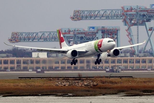 Airbus A330-900 (CS-TUG) - 'Air Portugal 217 Alpha' from Lisbon landing on 4R