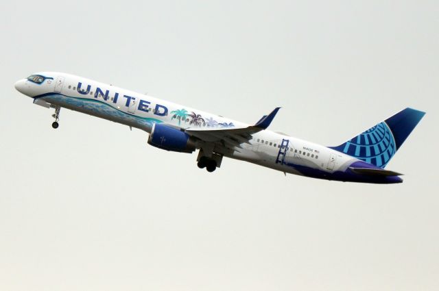 Boeing 757-200 (N14106) - United's 'Her Art Here' special livery. The California-theme spotlights female artists