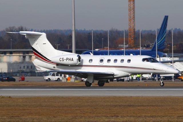 Embraer Phenom 300 (CS-PHA)