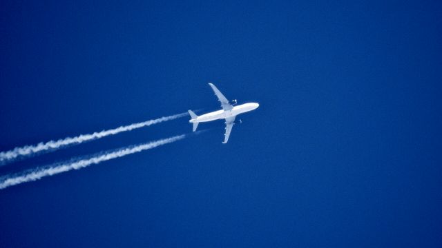 Airbus A320 (N522VL)