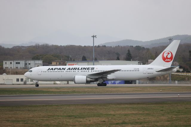 BOEING 767-300 (JA612J) - May 1st 2022:HND-HKD.