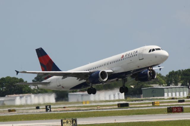 Airbus A320 (N321US) - Delta Flight 2298 (N321US) departs Sarasota-Bradenton International Airport enroute to Hartsfield-Jackson Atlanta International Airport