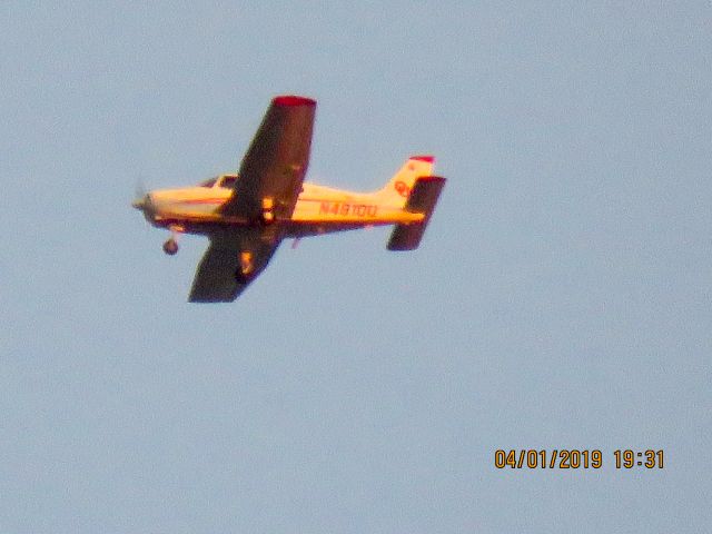 Piper Cherokee (N4810U)