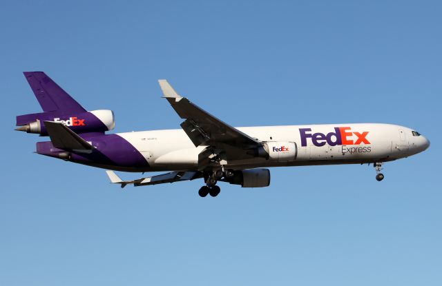 Boeing MD-11 (N619FE) - On Approach To Rwy 16R