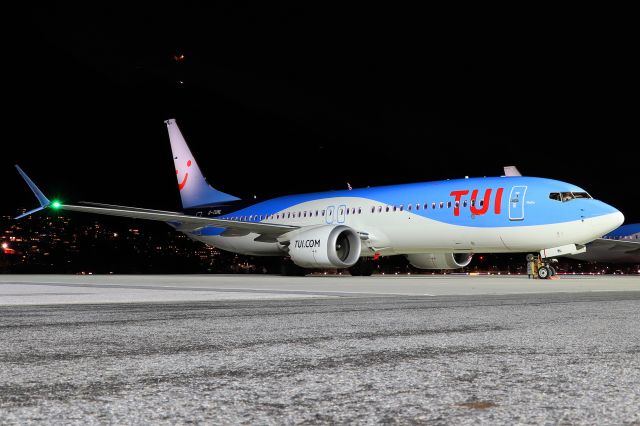 Boeing 737 MAX 8 (G-TUML)
