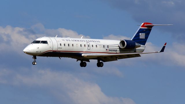 Canadair Regional Jet CRJ-200 (N469AW)