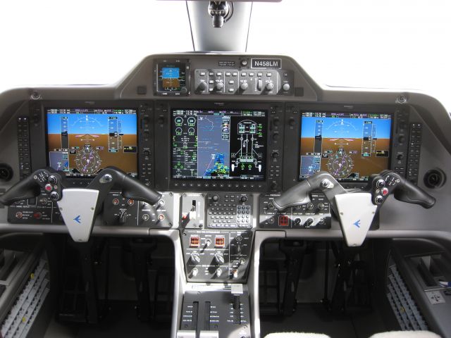 Embraer Phenom 100 (N458LM)