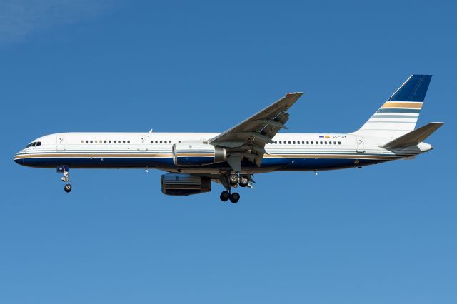 Boeing 757-200 (EC-ISY)