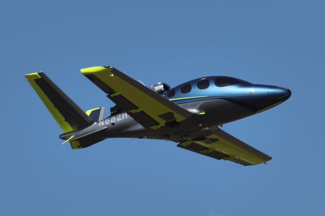 Cirrus Vision SF50 (N682H) - May 16, 2020 at 9:27 AM