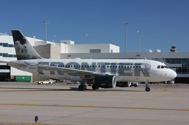 Airbus A319 (N924FR)