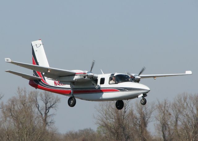 Aero Commander 500 (N4XR) - Landing on runway 14 at the Downtown Shreveport airport.