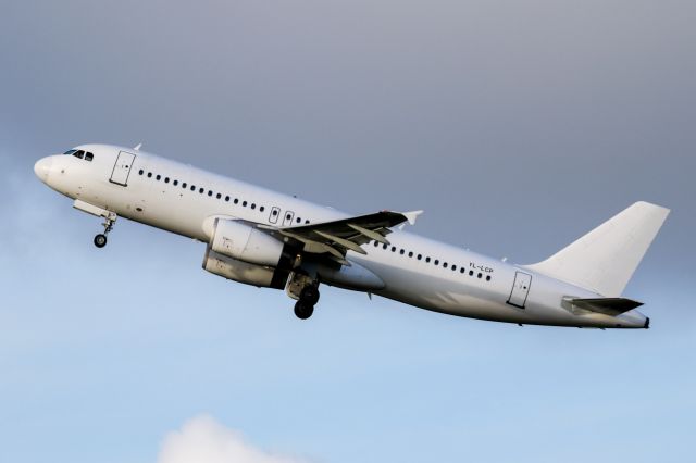 Airbus A320 (YL-LCP) - At Manchester for the day to operate for TOM.  TOM2620 on the way to Alicante