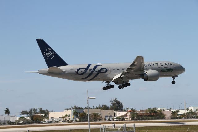 Boeing 777-200 (EI-DDH)