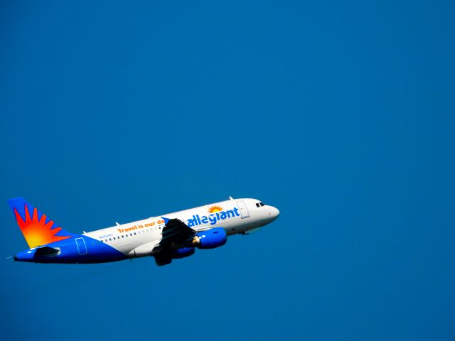 Airbus A319 (N324NV) - AAY582br /08/07/21