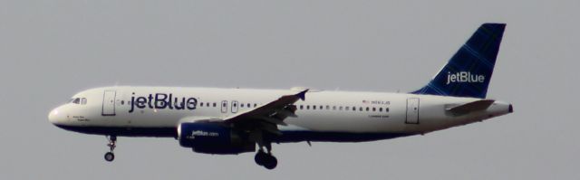 Airbus A320 (N663JB)