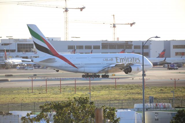 Airbus A380-800 (A6-EVJ)