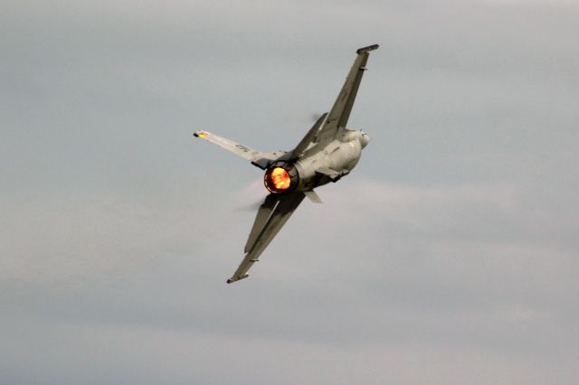 Lockheed F-16 Fighting Falcon — - Burner on Full.................