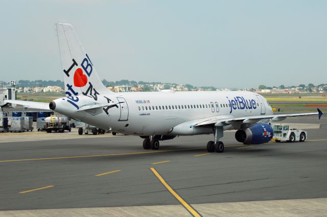 Airbus A320 (N586JB) - 5th July, 2012