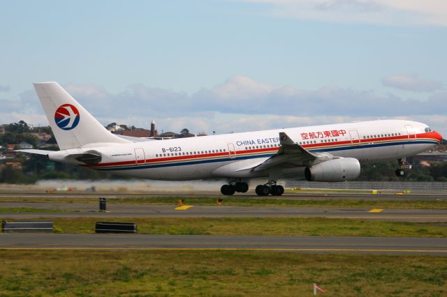 Airbus A330-200 (B-6123) - from my "SYDNEY 2007" archives