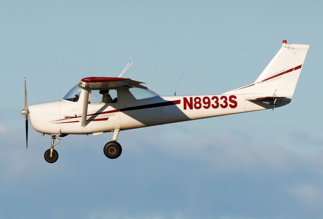 Cessna Commuter (N8933S)