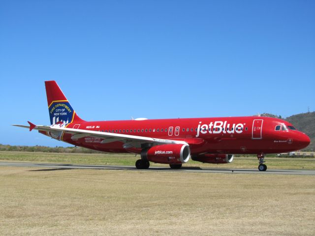 Airbus A320 (N615JB)
