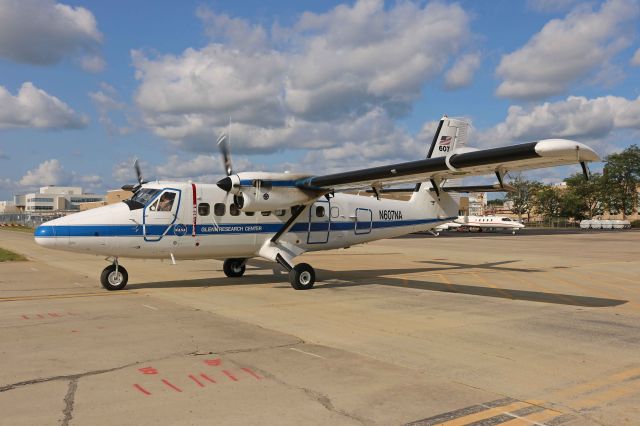 De Havilland Canada Twin Otter (N607NA) - NASA’s DHC6 Twin Otter (N607NA, c/n 4) taxiing out from the Glenn Research Center, across from Cleveland Hopkins International Airport, for departure on Friday 25 Aug 2017. My apologies for the incorrect aircraft code below.