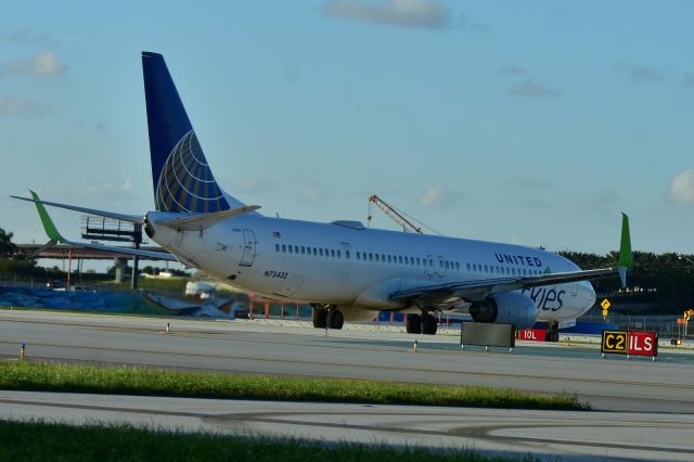 Boeing 737-900 (N75432) - B737-924 ER-WL