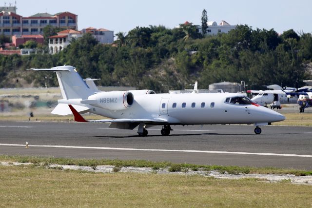 Learjet 60 (N88MZ)