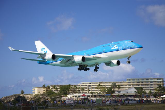 Boeing 747-400 (PH-BFB) - "City of Bangkok" a KLM 747 coming into Sint Maarten from Amsterdam for a quick turn-around and onward flight to Curacao