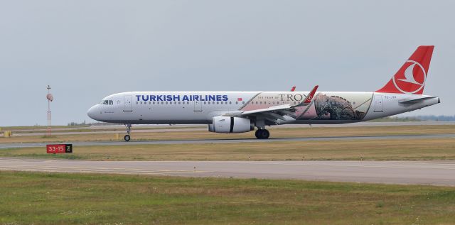 Airbus A321 (TC-JTP)