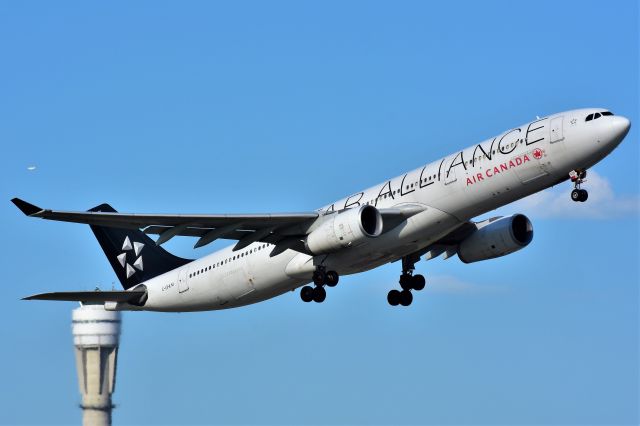 Airbus A330-300 (C-GHLM) - Air Canada Airbus A330-343 (Star Alliance Livery) departing YYC on Aug 2.