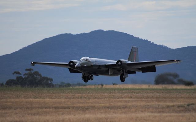 ENGLISH ELECTRIC Canberra (VH-ZSQ)