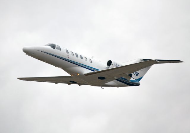Cessna Citation CJ3 (RLI971) - Take off runway 26.
