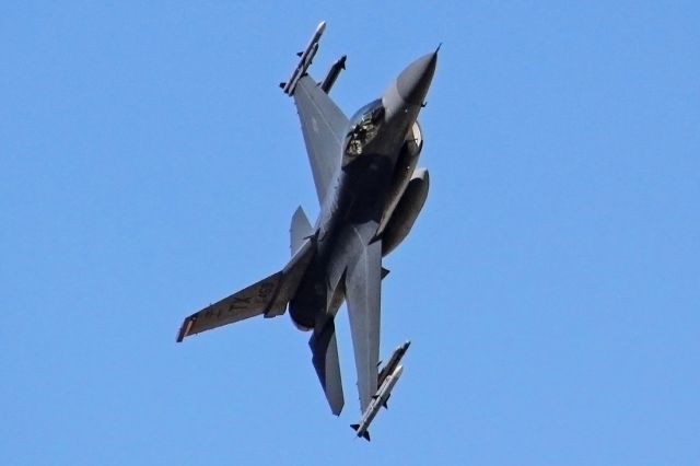 Lockheed F-16 Fighting Falcon (85-1459) - F-16C Block 30, 301st FW. Breaking over the runway!