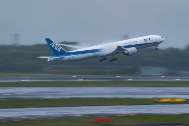 BOEING 777-300 (JA780A)