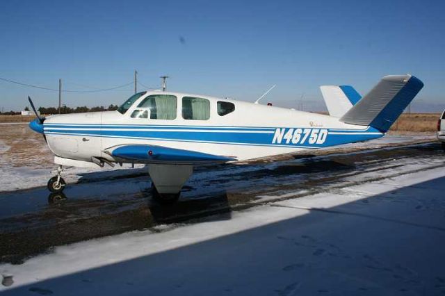 Beechcraft 35 Bonanza (N4675D)